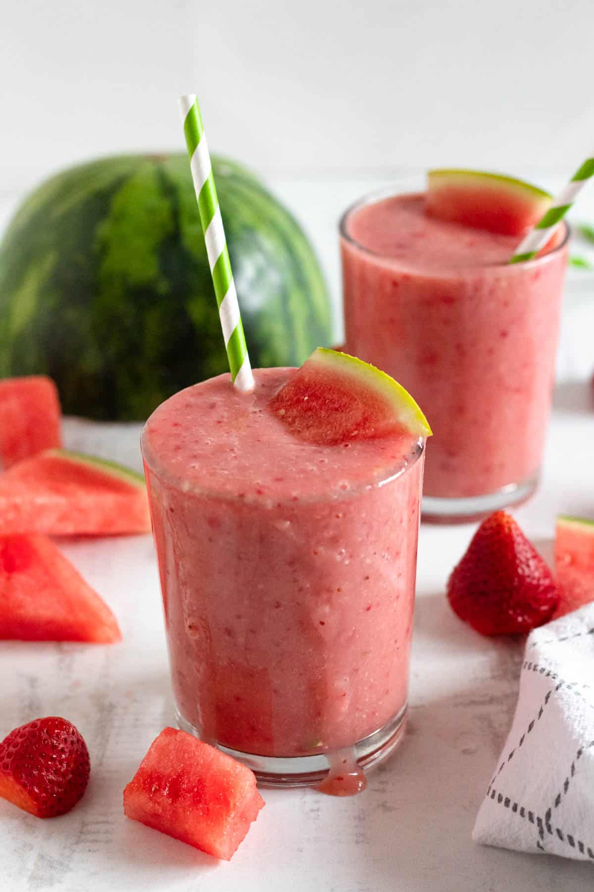 Watermelon Smoothie {Easy and Refreshing} –
